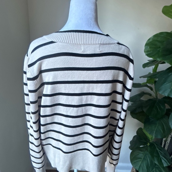 Marled XL V-Neck Sweater with Cream and Black Stripes - Picture 2 of 13